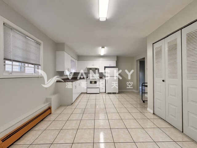 260827111628_Kitchen 2.jpg